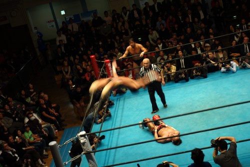 金本のムーンサルトプレス