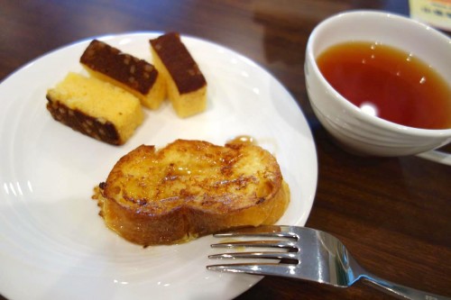 カステラもあります。