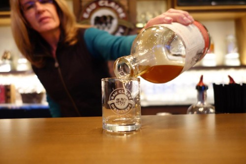 試飲が始まります