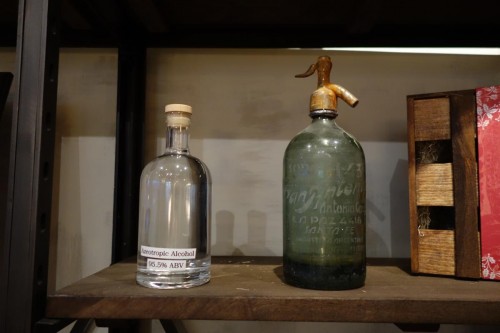 加水していないアルコールと蒸留器