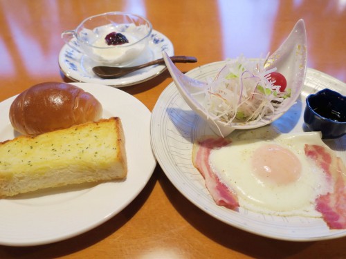 朝食は洋食