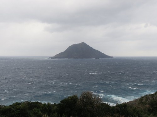 八丈小島 正面