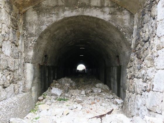 トロッコのトンネル 1