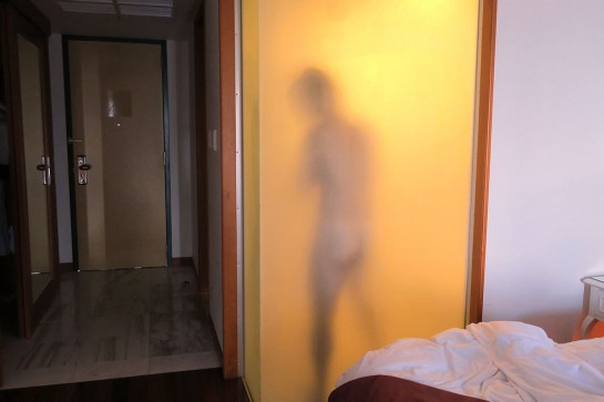 シャワーシーン