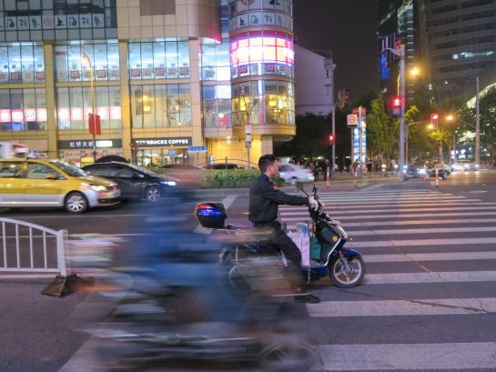 バイクはノーヘル率高し