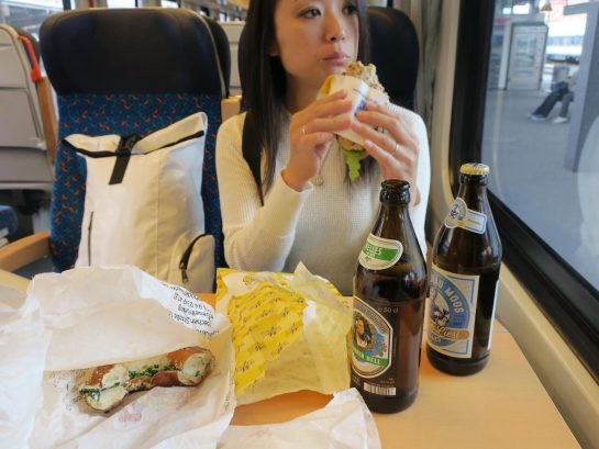 飲みながらプラハへ