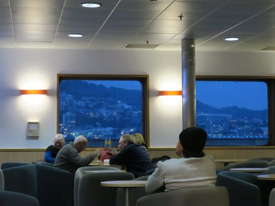 街が見えてきました。