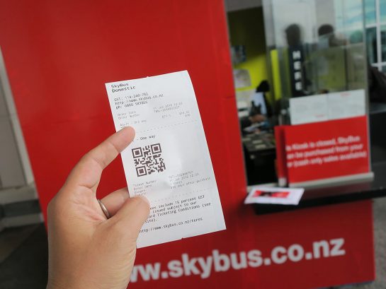 バスのチケットを購入