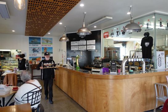 ファウンデーション 店内