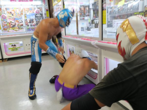プロレスしてた。