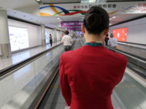 グランドホステスさんについていきます