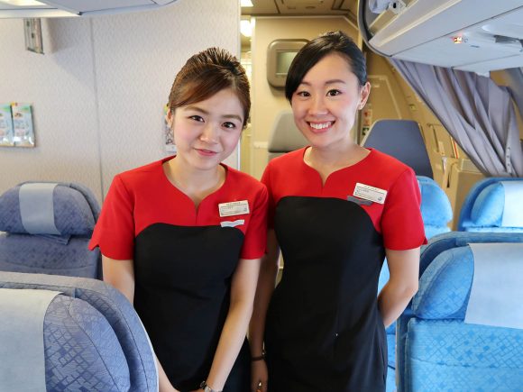香港ドラゴン航空のCAさん