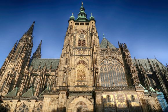 横から聖ヴィート大聖堂