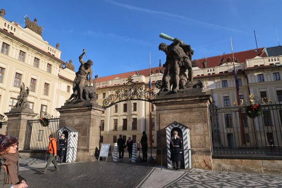 プラハ城裏門？