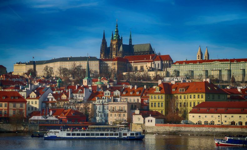 チェコ旅行記 5 世界最古で最大のお城 世界遺産 プラハ城 乾杯おじさん