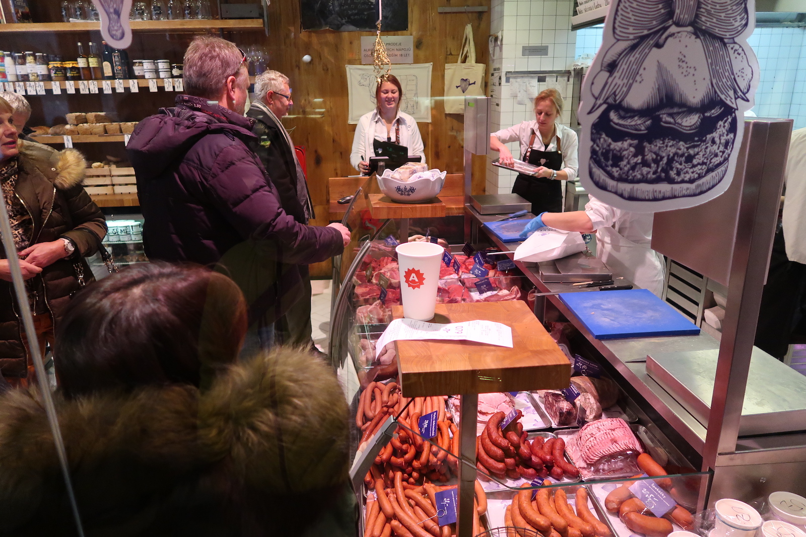 人気のお肉屋さん