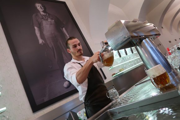 イケメンのビール