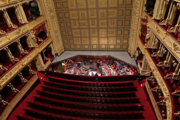 オーケストラボックス