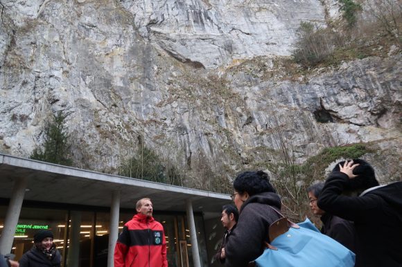 プンクヴァ洞窟