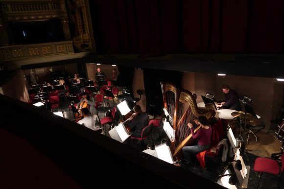 オーケストラボックス