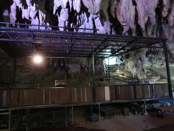 ツアー参加者はここに集合