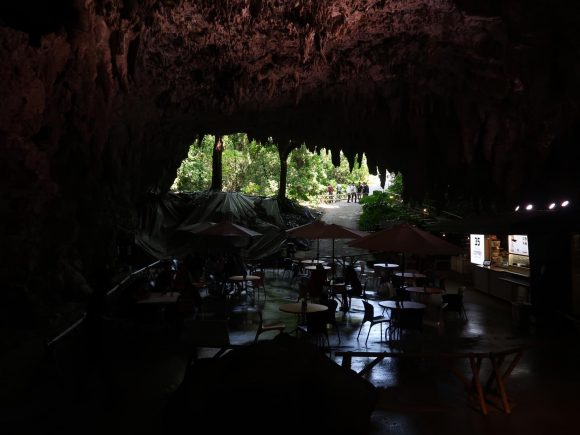 ちょっと暗い。