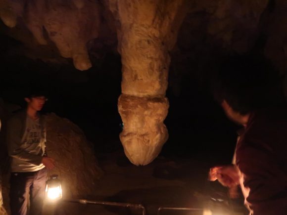 鍾乳石だけど男的な…