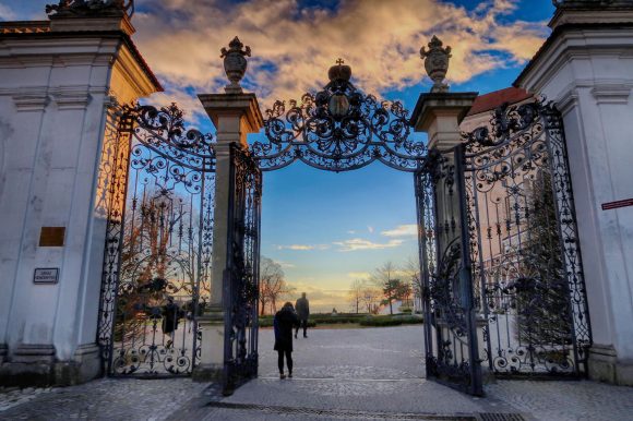 ミクロフ城 入口