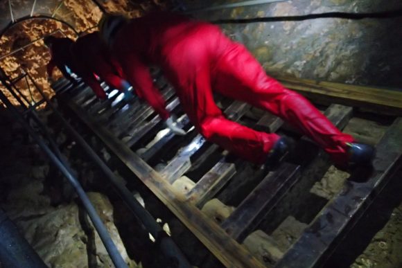 階段を登れば…