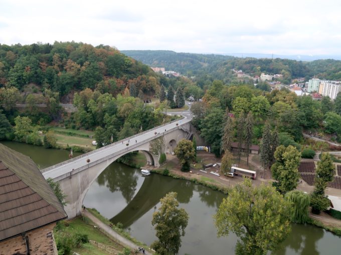 ロケトに渡る橋