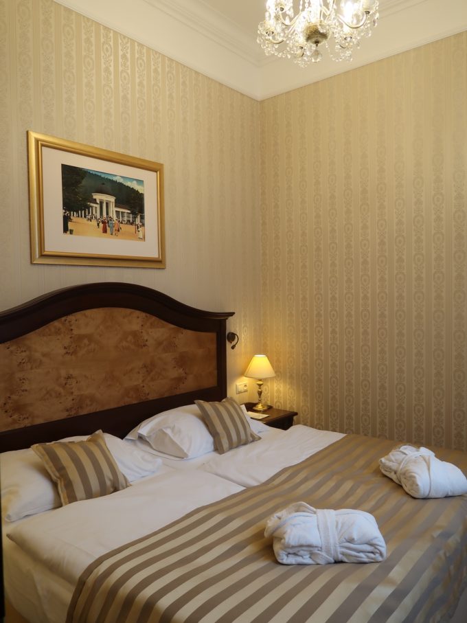 ベッドも格式高い