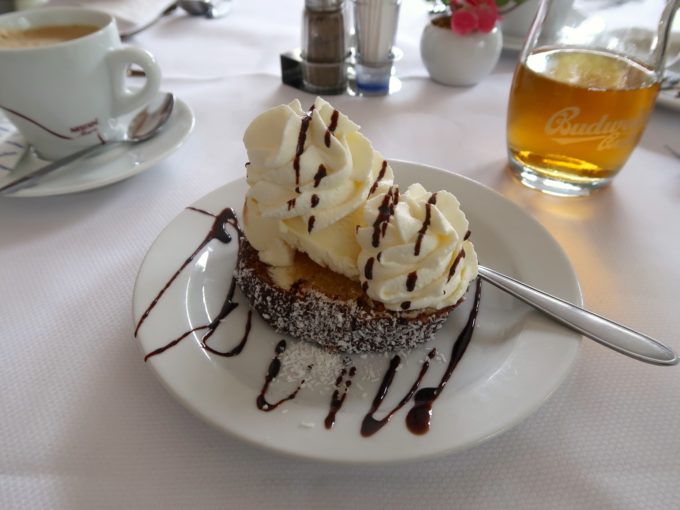 マリアーンスケー・ラーズニェ「Miniaturpark Boheminium」で一気にチェコ巡り 乾杯おじさん