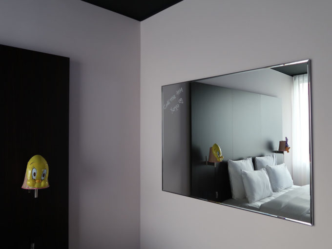 Mama Shelter 部屋の中