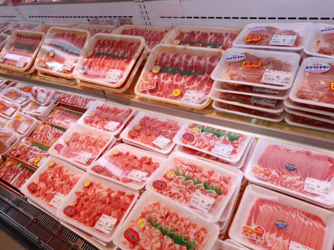 お肉もあります。