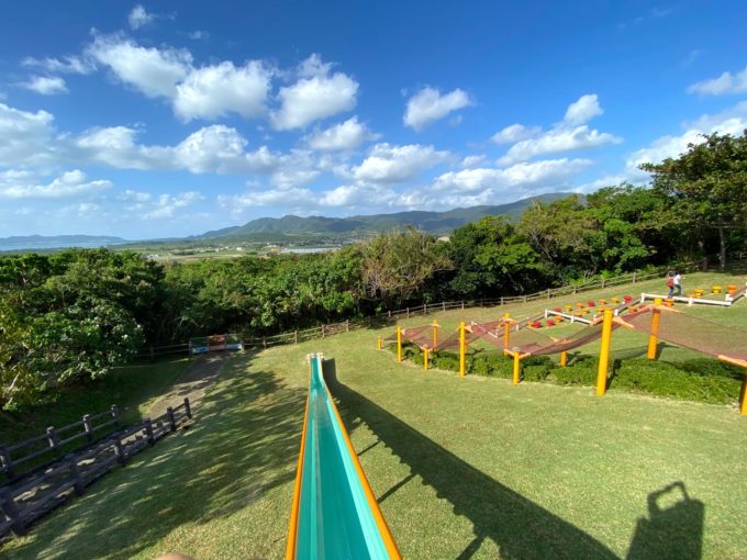 いろんな形状の滑り台