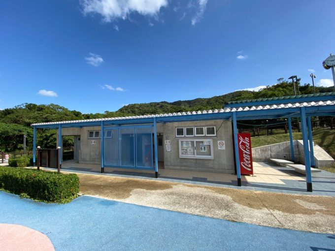 きれいなトイレと自販機