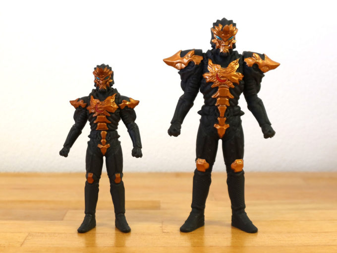 日本版と上海版のジャグラスジャグラーソフビ