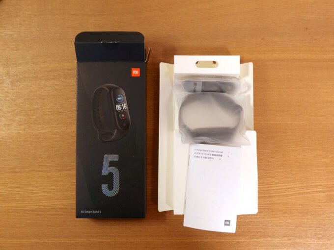 Xiaomi Miスマートバンド5 開封
