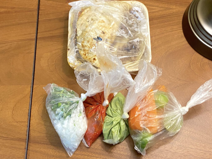 こんな感じで届きます。