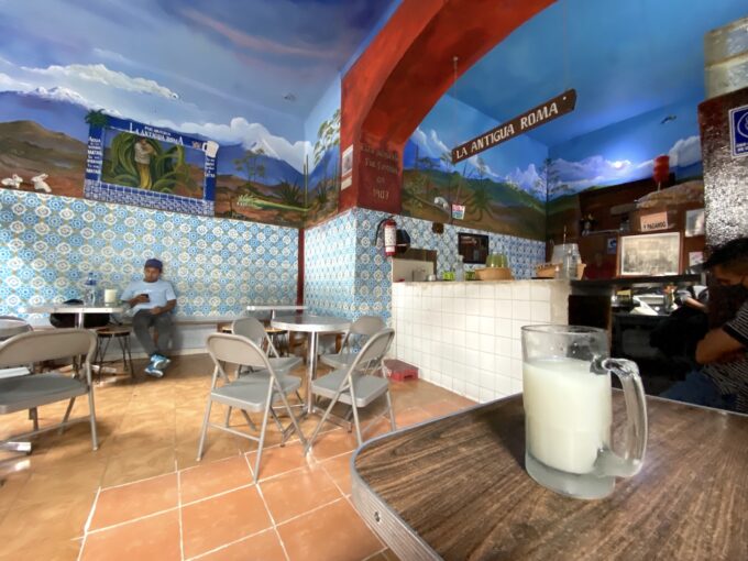 Pulquería La Antigua Roma プルケ