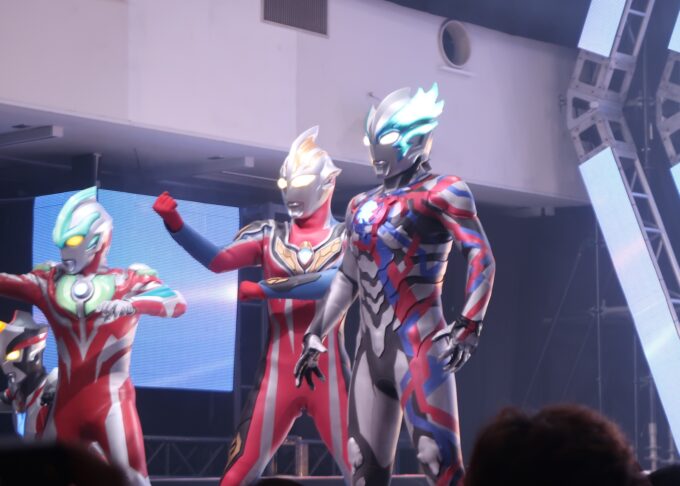 ウルトラマンブレーザーとウルトラマンガイア