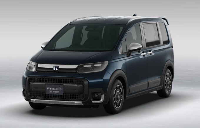 新型フリード クロスター