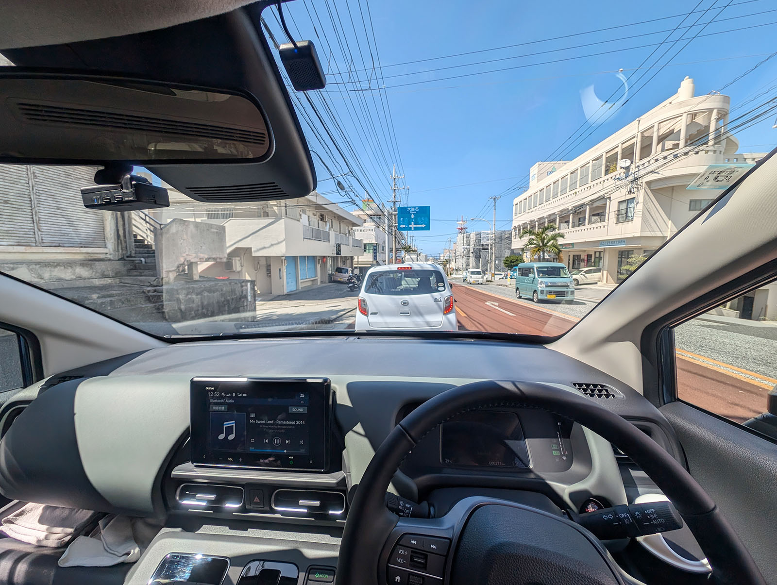 3代目フリードの運転席から