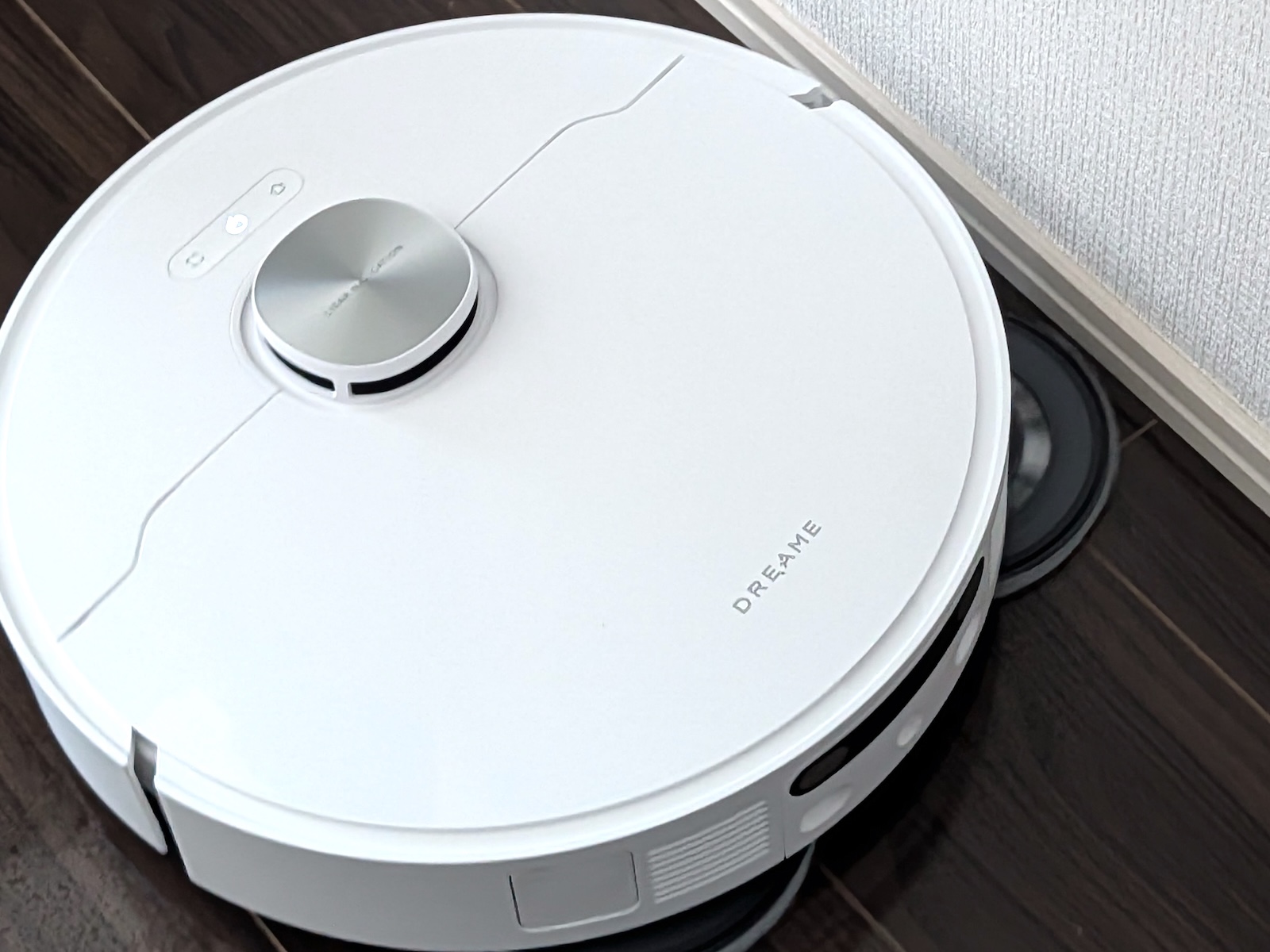 角までしっかり掃除できるモップの伸縮機能